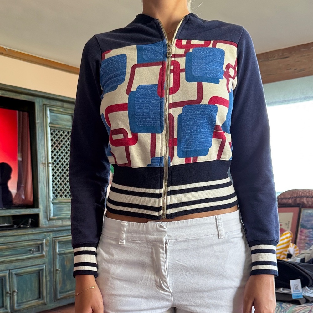 Vintage Itsus Made in Canada Geometric Bomber Jacket in Blue and Red. Size Small